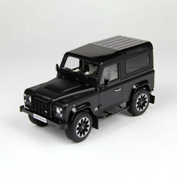 1/18 LCD Defender 90 Works V8 70th Edition (Black) 1/18 LCD Defender 90 Works V8 70th Edition (Black)