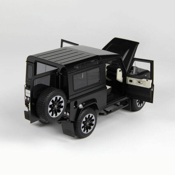 1/18 LCD Defender 90 Works V8 70th Edition (Black) 1/18 LCD Defender 90 Works V8 70th Edition (Black)