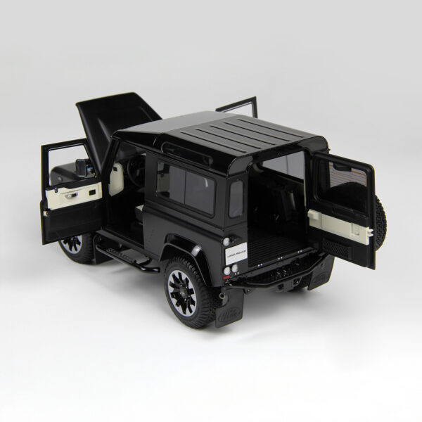 1/18 LCD Defender 90 Works V8 70th Edition (Black) 1/18 LCD Defender 90 Works V8 70th Edition (Black)