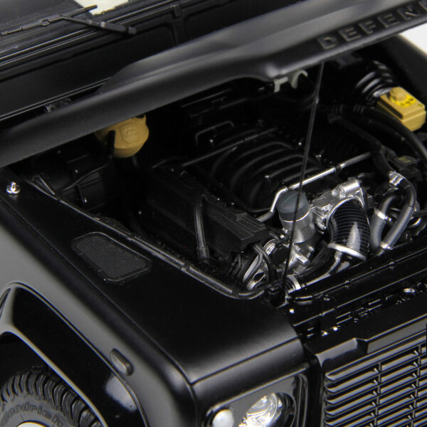 1/18 LCD Defender 90 Works V8 70th Edition (Black) 1/18 LCD Defender 90 Works V8 70th Edition (Black)