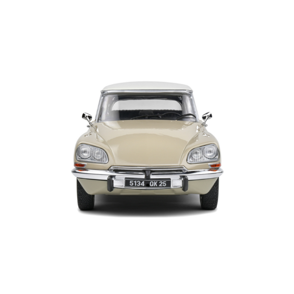 Solido 118 Citroën D Special (Beige Albatros) 1972-3