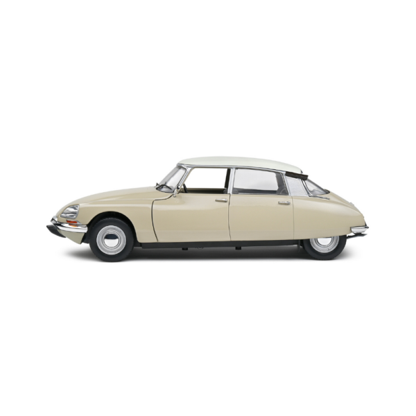 Solido 118 Citroën D Special (Beige Albatros) 1972-4
