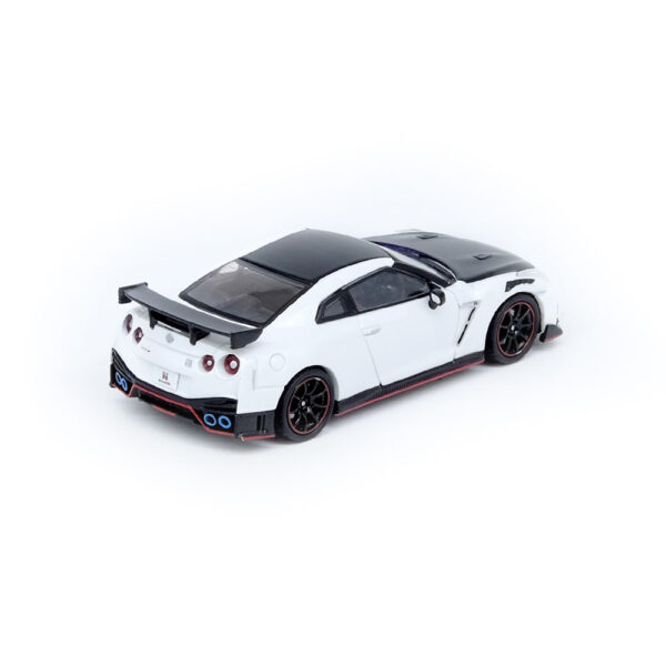 INNO64 Nissan GTR R35 Nismo White INNO64 Nissan GTR R35 Nismo White