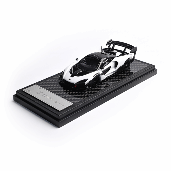 1:64 LCD McLaren Senna GTR (White) 1:64 LCD McLaren Senna GTR (White)