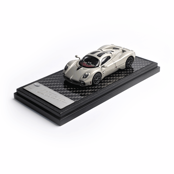 LCD 1/64 Pagani Utopia (Gold) LCD 1/64 Pagani Utopia (Gold)