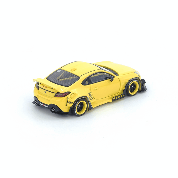 INNO64 TOYOTA GR86 "PANDEM" Yellow INNO64 TOYOTA GR86 "PANDEM" Yellow
