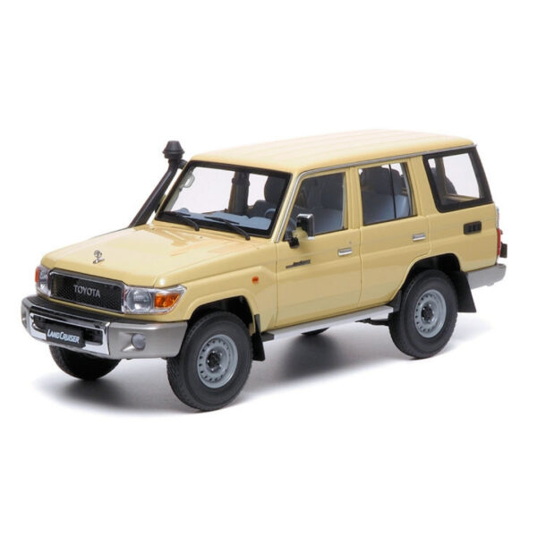 Almost Real 1/18 2017 Toyota Land Cruiser 76 Almost Real 1/18 2017 Toyota Land Cruiser 76
