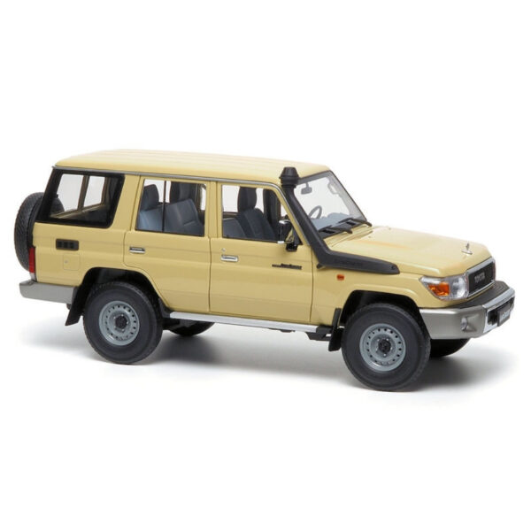 Almost Real 1/18 2017 Toyota Land Cruiser 76 Almost Real 1/18 2017 Toyota Land Cruiser 76