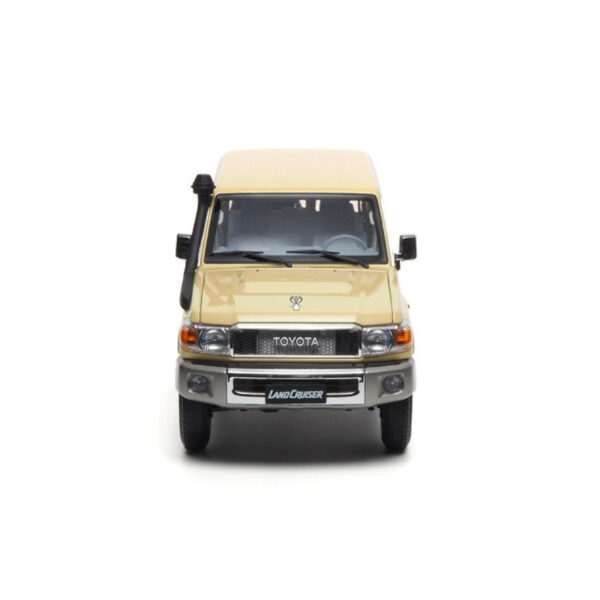 Almost Real 1/18 2017 Toyota Land Cruiser 76 Almost Real 1/18 2017 Toyota Land Cruiser 76