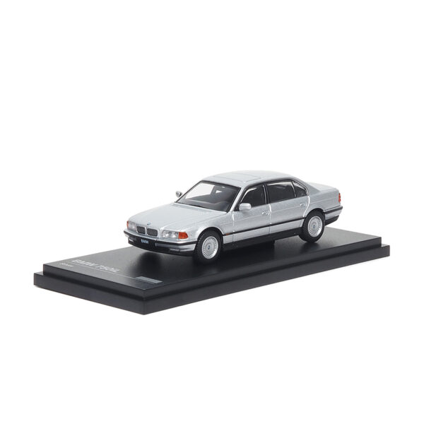 ARBOX 1/64 BMW 750iL (E38) - Silver ARBOX 1/64 BMW 750iL (E38) - Silver
