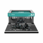 Bburago Mercedes F1 W15 Diorama Garage Pit-Stop