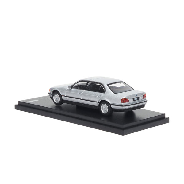 ARBOX 1/64 BMW 750iL (E38) - Silver ARBOX 1/64 BMW 750iL (E38) - Silver